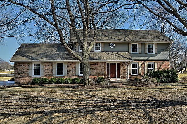 1st image of 8 John Dr