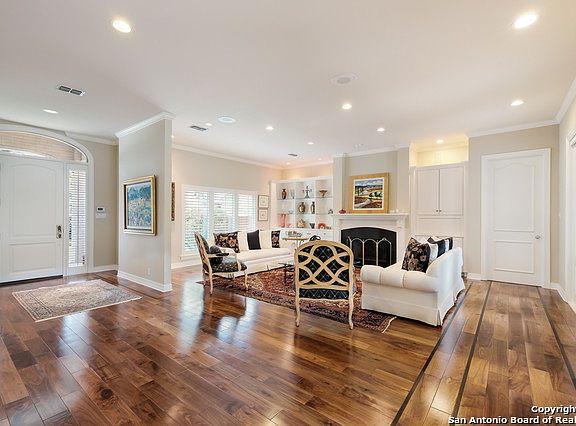 4th image of 107 Limestone Oak