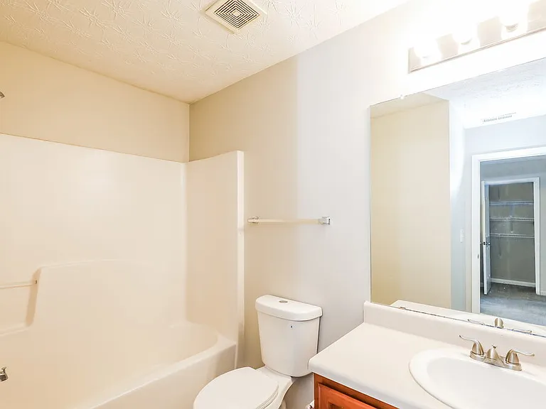 2432 Wood Bend Ln — Photo 16