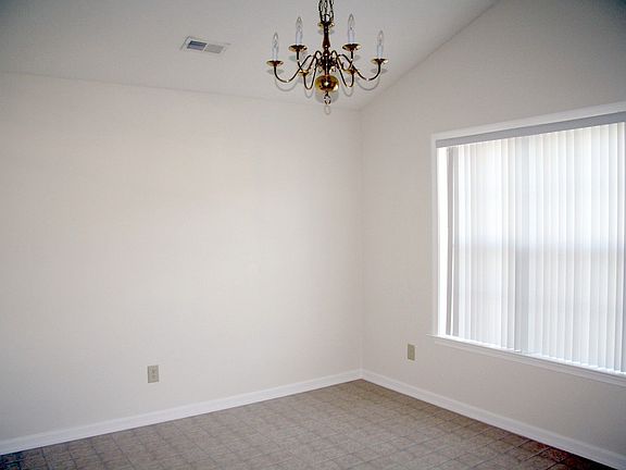 3rd image of 1704 Hargrove Dr