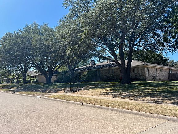 2nd image of 2609 Forest Grove Dr #2611