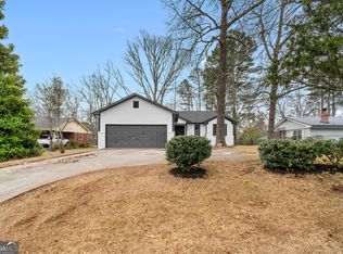 323 Lumpkin St, Winder, GA 30680