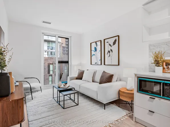 252 Church St #508, Toronto, ON M5B 0E6