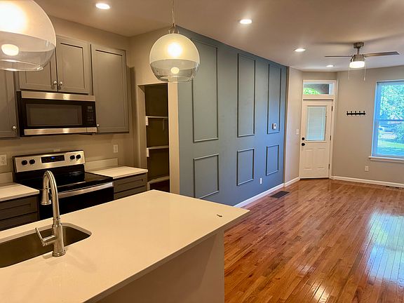 4th image of 4414 Swan Ave #A