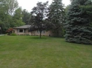 22621 Carleton Ave, Southfield, MI 48033