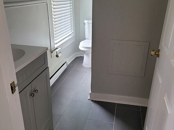 2nd image of 2921 Hanes Ave APT 3