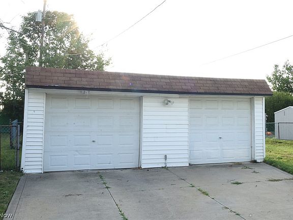 3rd image of 6008 Monica Ln