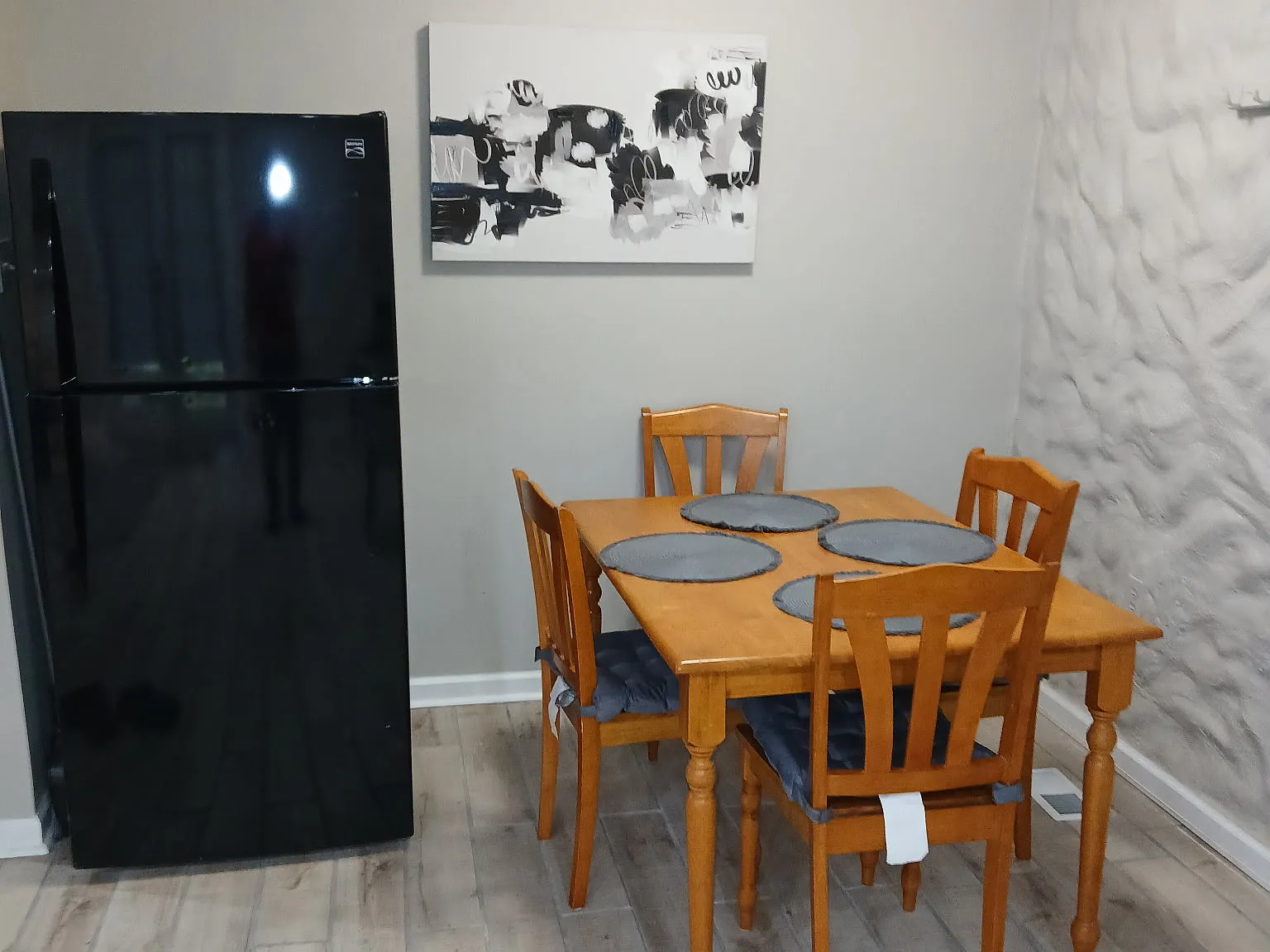 2 bed, 1000 sqft, $1,500 — Photo 2