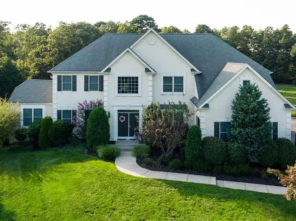 302 Arlington Ct, Egg Harbor Township, NJ 08234