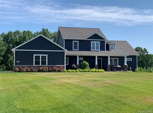 5360 Stone Garden Dr, Howell, MI