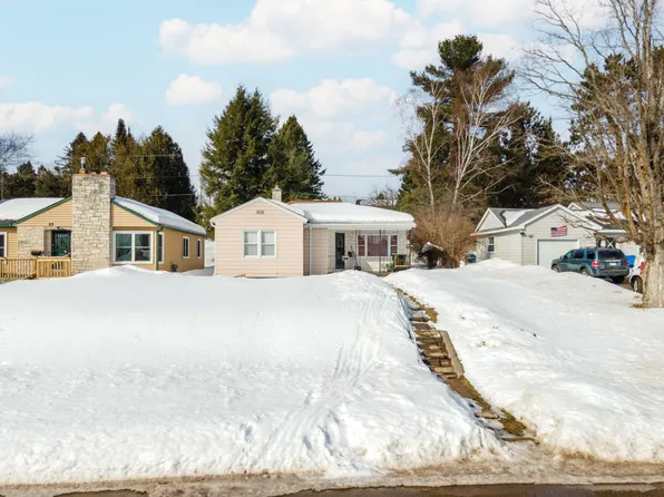 27 N 9th Ave, Iron River, MI 49935