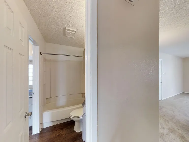 Willow Hill Apartments — Photo 40
