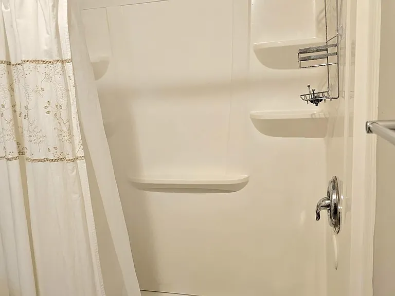 1602 Pepper Dr — Photo 7
