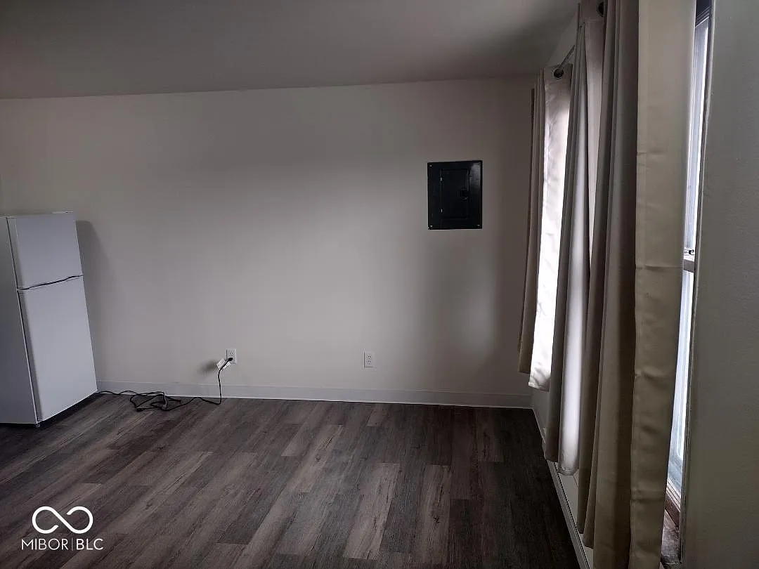 1 bed, 1.0 bath, 400 sqft, $800 — Photo 3