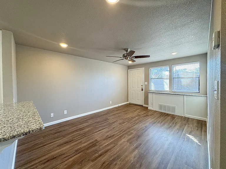Autumn Chase Apartments — Photo 24