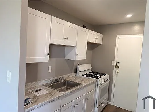 3450 Toledo Ter — Photo 2