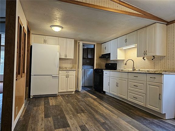 5th image of 280 Valley View Dr