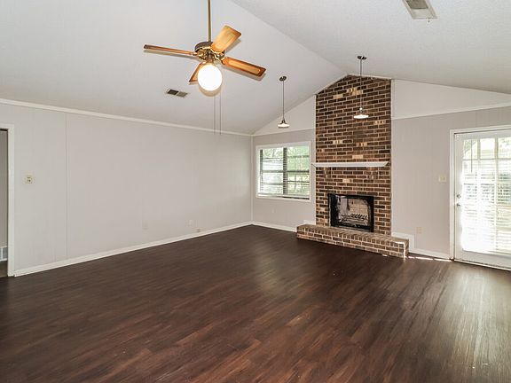 4th image of 7261 Hollorn Ln