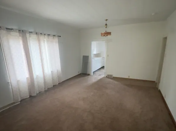 314 Central Ave, New Rockford, ND 58356