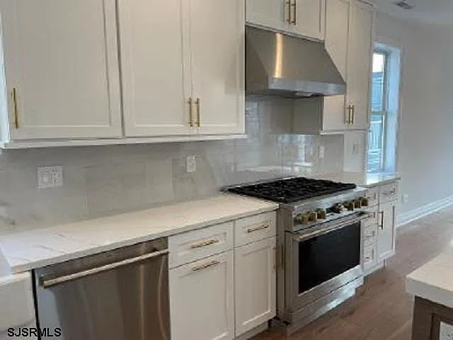 103 N Monroe Ave — Photo 4