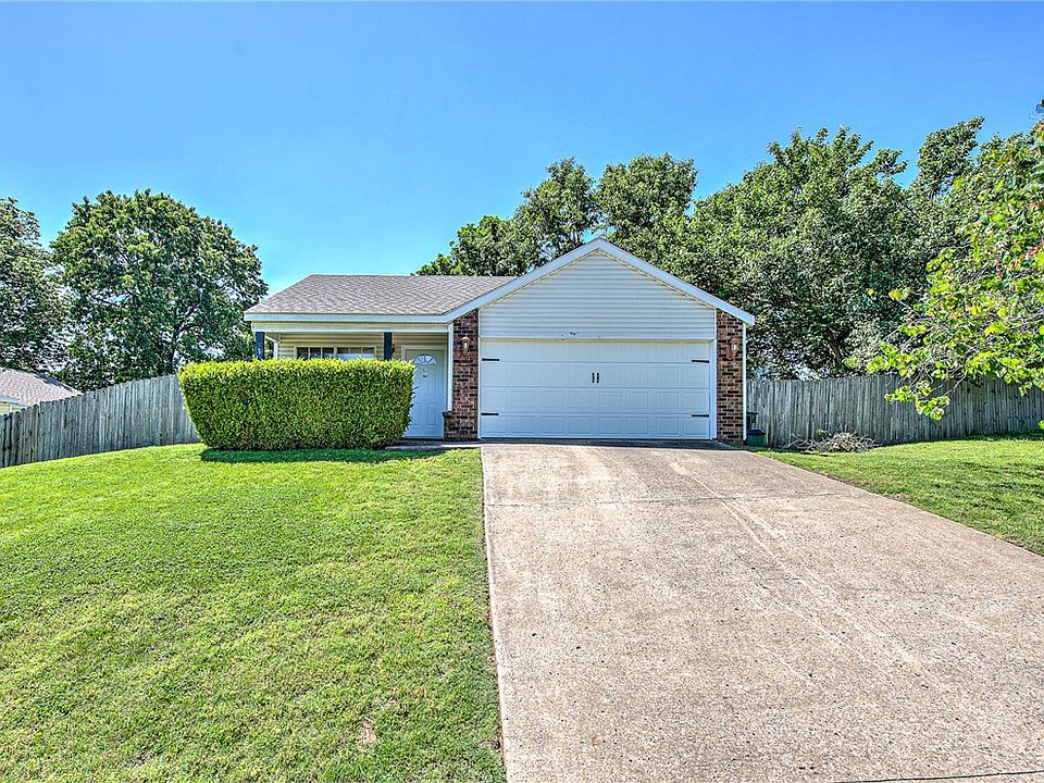1st image of 3103 W Woodridge Dr