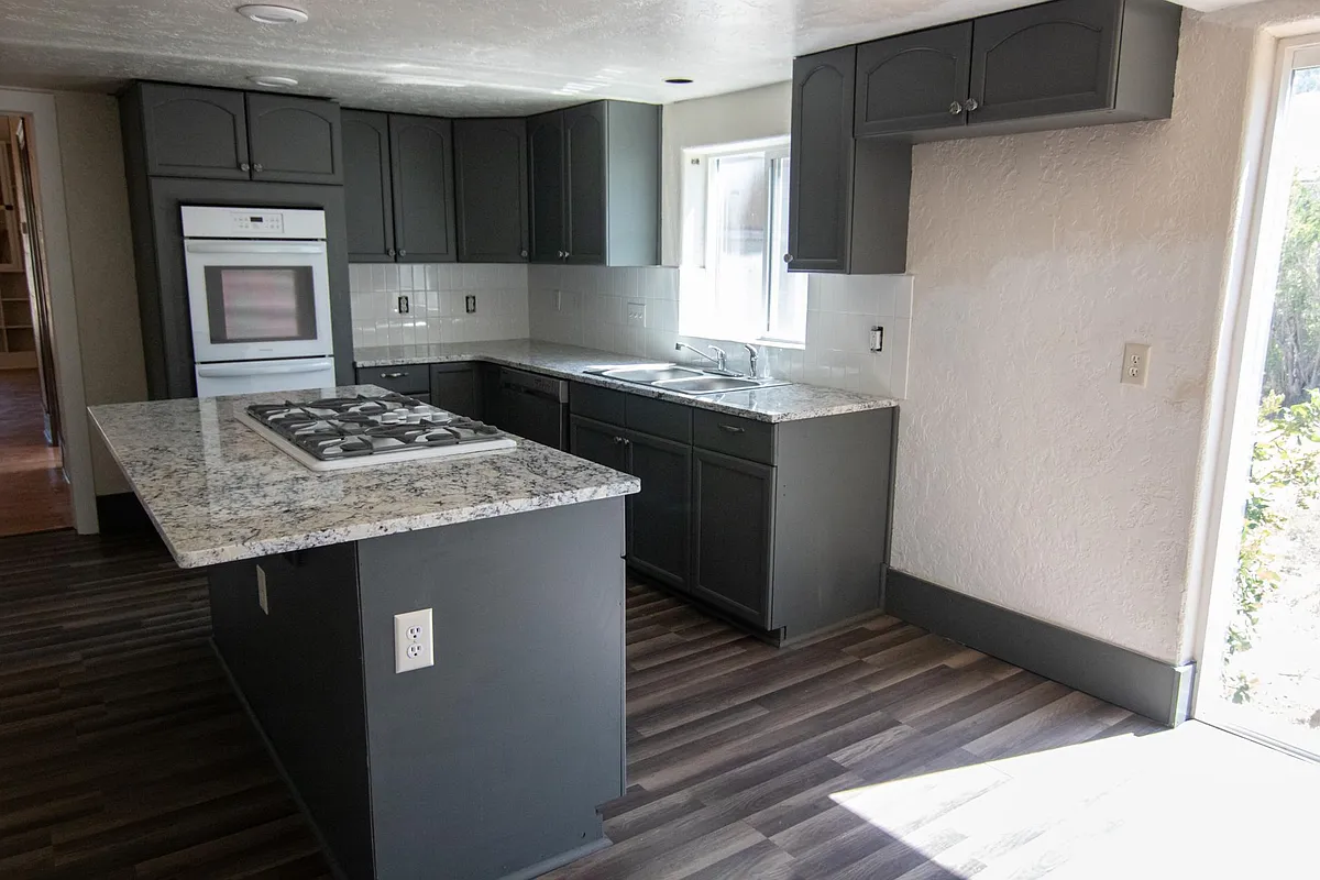 Building Photo - 802 S 10th St #1