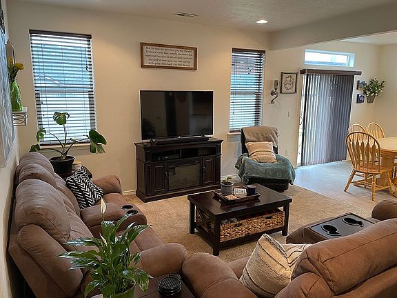 5th image of 804 S Harrison Ct