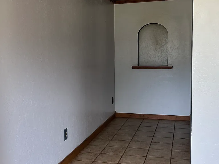 1603 N Ann Arbor Ave — Photo 3