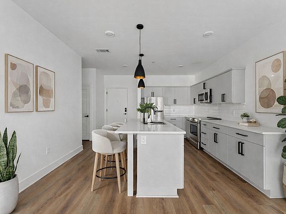 4th image of 2704 Clifton Ave APT 201