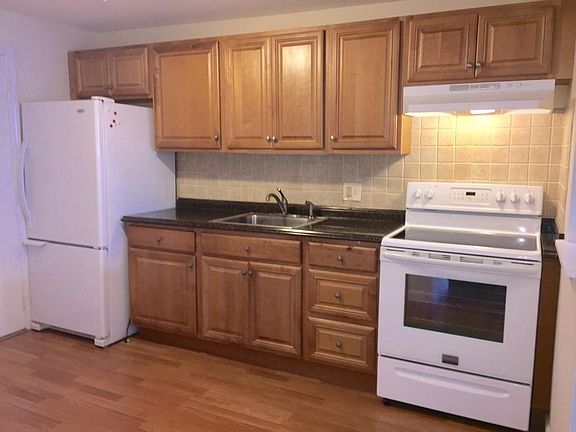 2nd image of 236 Low St APT 21