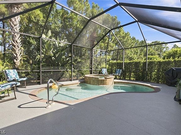 3rd image of 10694 Camarelle Cir