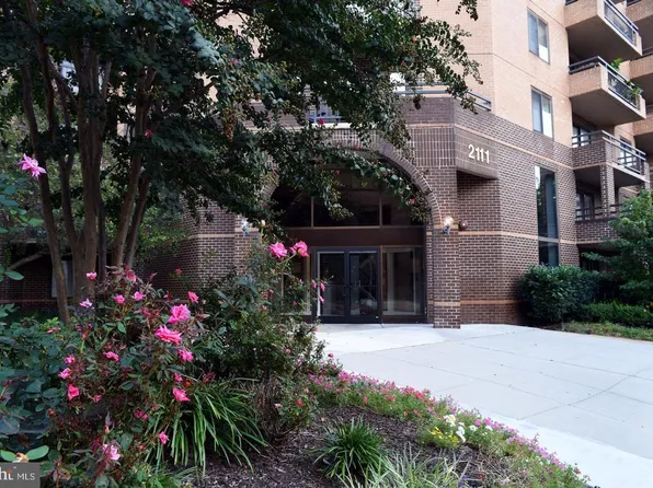 2111 Wisconsin Ave NW, Washington, DC