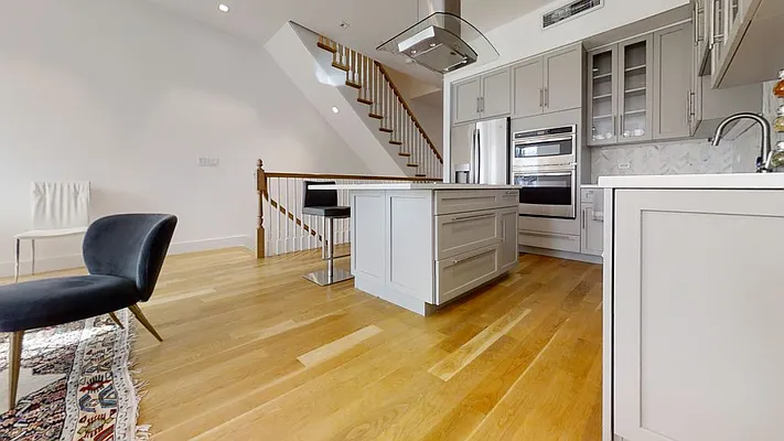 Rented by Urban Living International | media 8