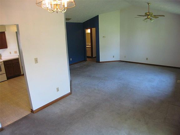 4th image of 10115 Park Royale Dr