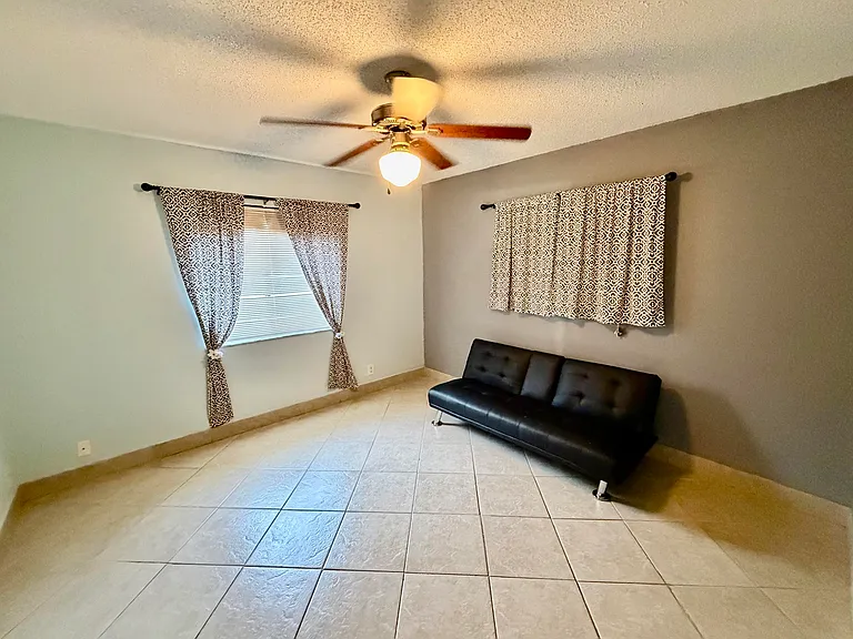 7714 SW 8th Ct — Photo 9