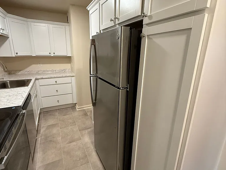 586 Franklin St — Photo 5