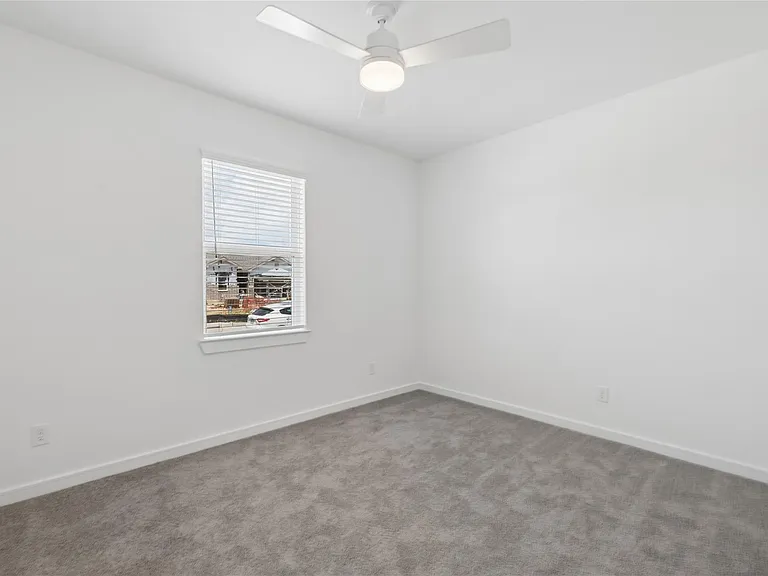 556 Day Station Dr — Photo 5