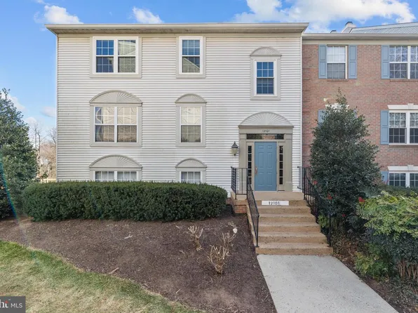 12101 Green Leaf Ct APT 102, Fairfax, VA 22033
