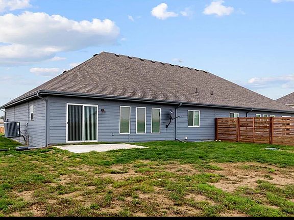 3rd image of 22953 Cayuse St