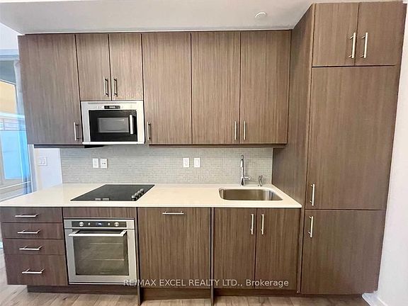 4th image of 297 College St #1001