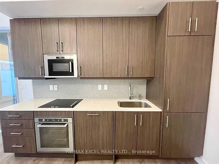 297 College St #1001 — Photo 4