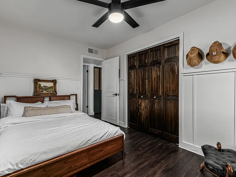 2200 N Los Altos Dr — Photo 25