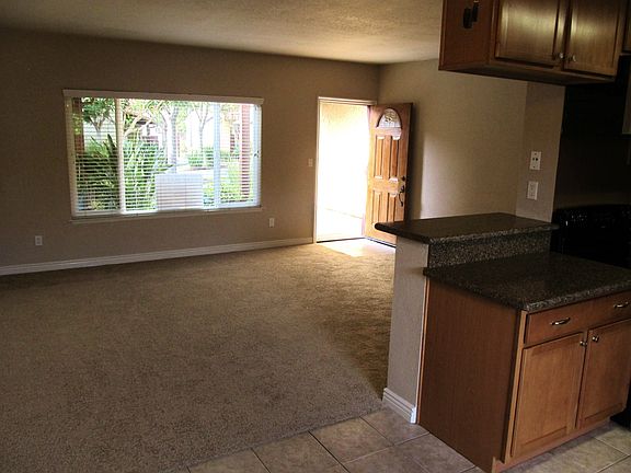 2nd image of 1000 Estes St Unit 48