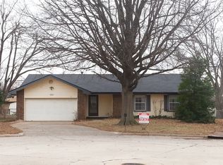 3227 S Kimbrough Ct, Springfield, MO 65807