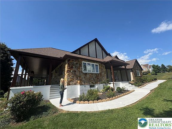2nd image of 17 Augusta Ln