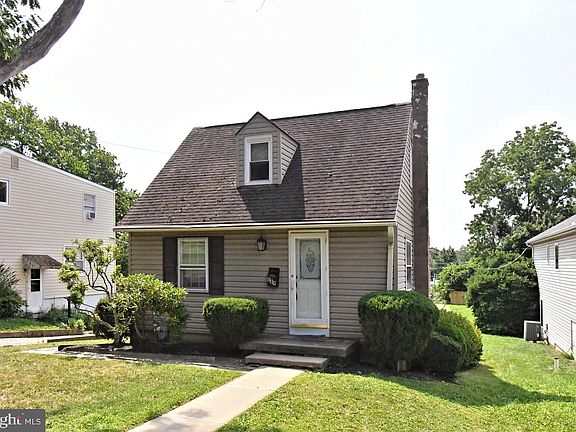 2nd image of 889 Old Lancaster Rd