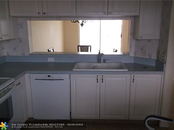 5th image of 10312 NW 24th Pl APT 405