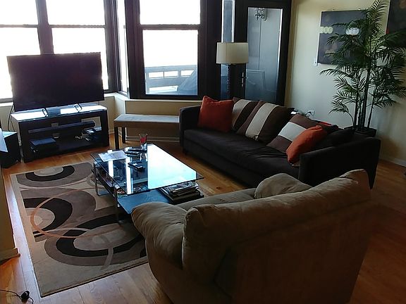 2nd image of 849 N Franklin St Unit 1106