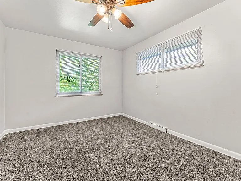 3609 Hudson St — Photo 10