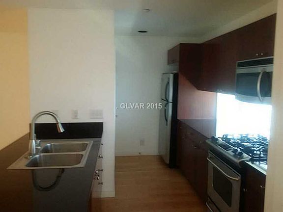 4th image of 129 S 11th St
